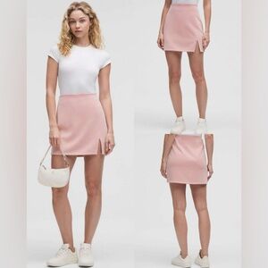 Lululemon Softstreme High-Rise Mini Skirt
Pink Haze! NWT